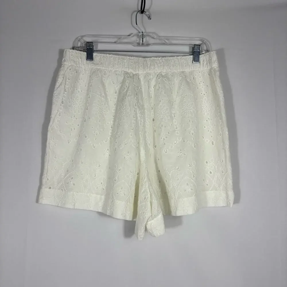 NWT Abercrombie & Fitch White Eyelet High Waist Women Shorts Size Large MM0756